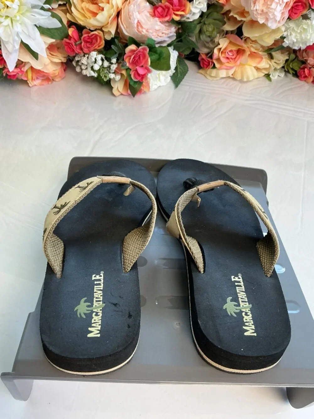 Margaritaville Breezy Palm Tree Flip Flops Women's Size 6 Palm Tree Beach Sandal